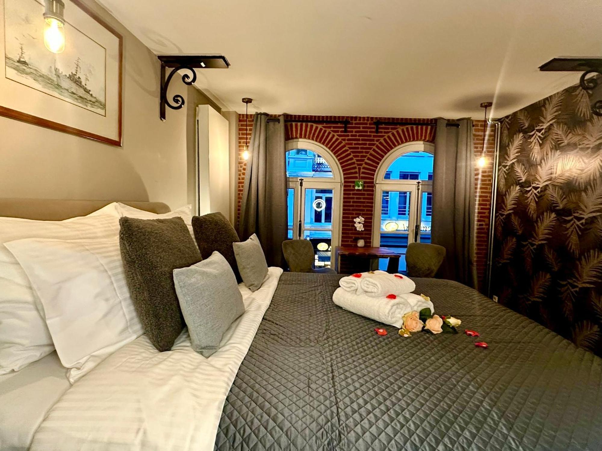Luxury Suites Historic Center By Rikas Hotels Anvers Dış mekan fotoğraf
